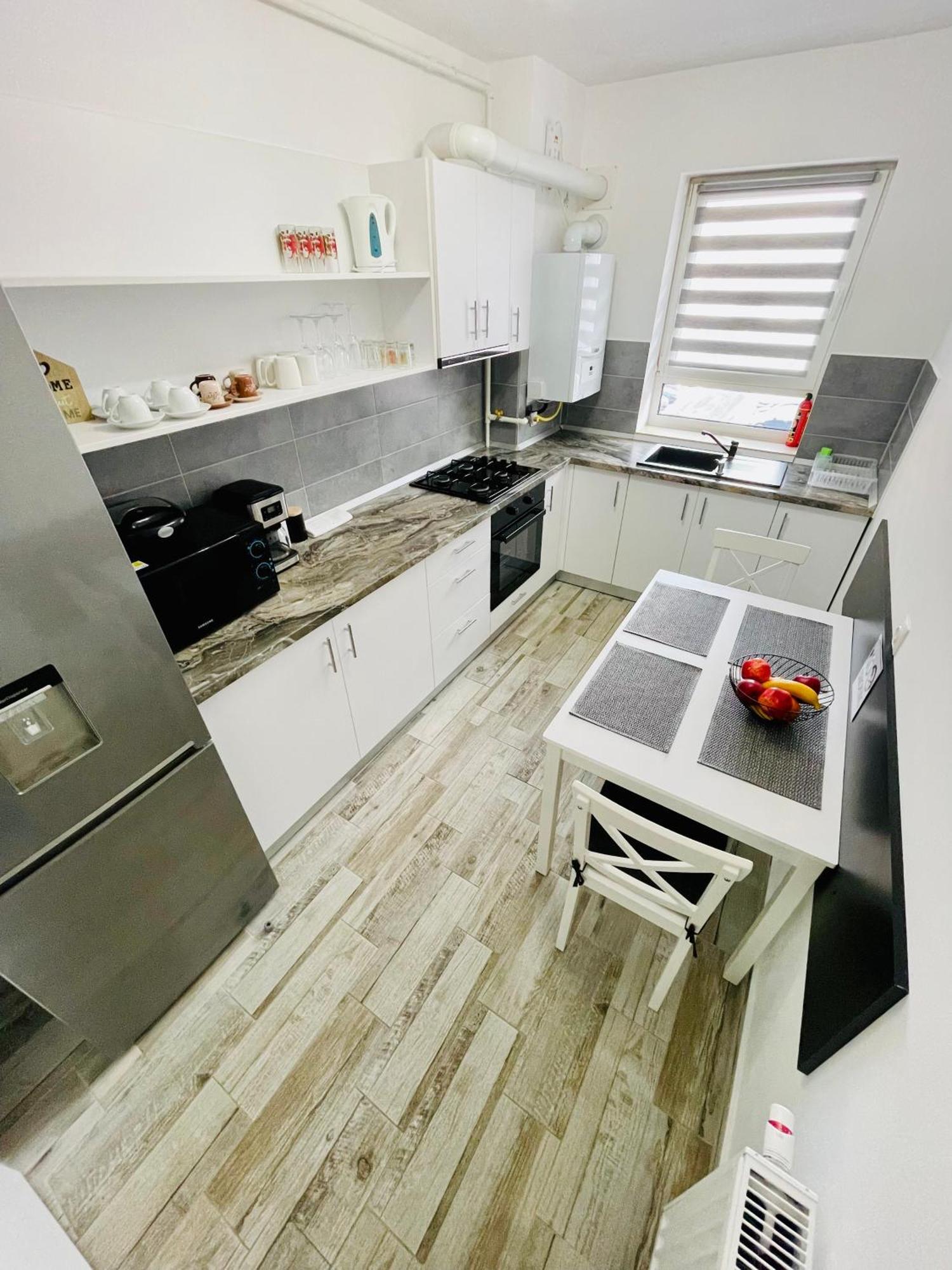 Appartamento Montsee Braşov Esterno foto