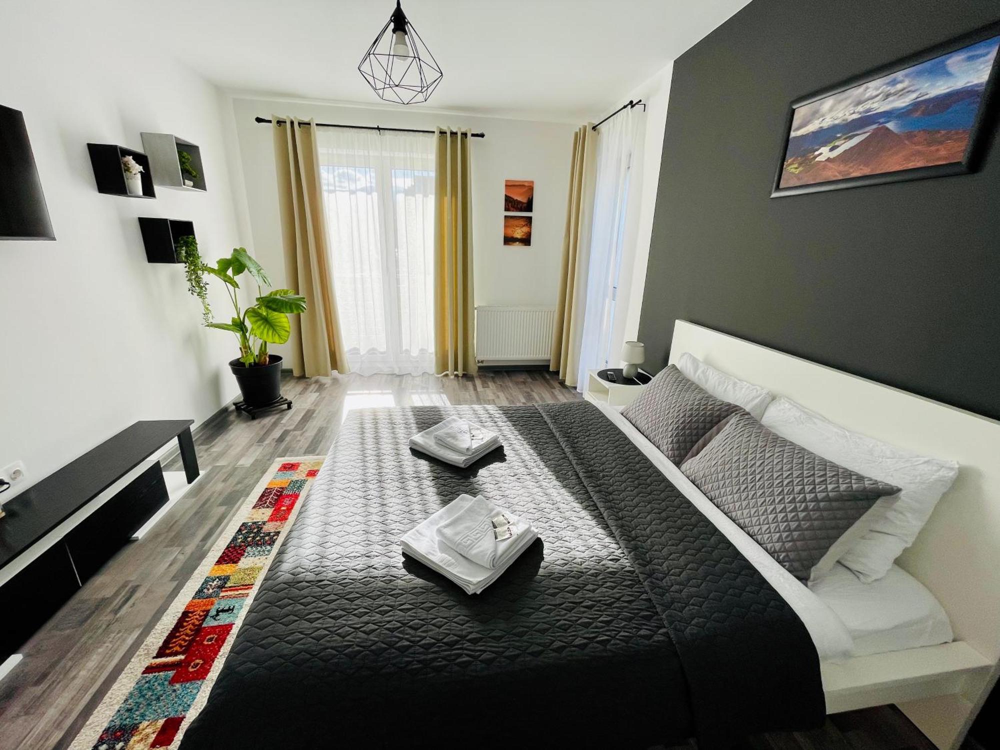 Appartamento Montsee Braşov Esterno foto