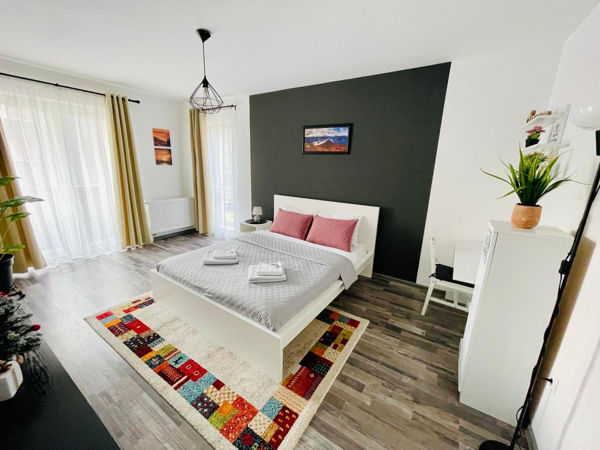 Appartamento Montsee Braşov Esterno foto
