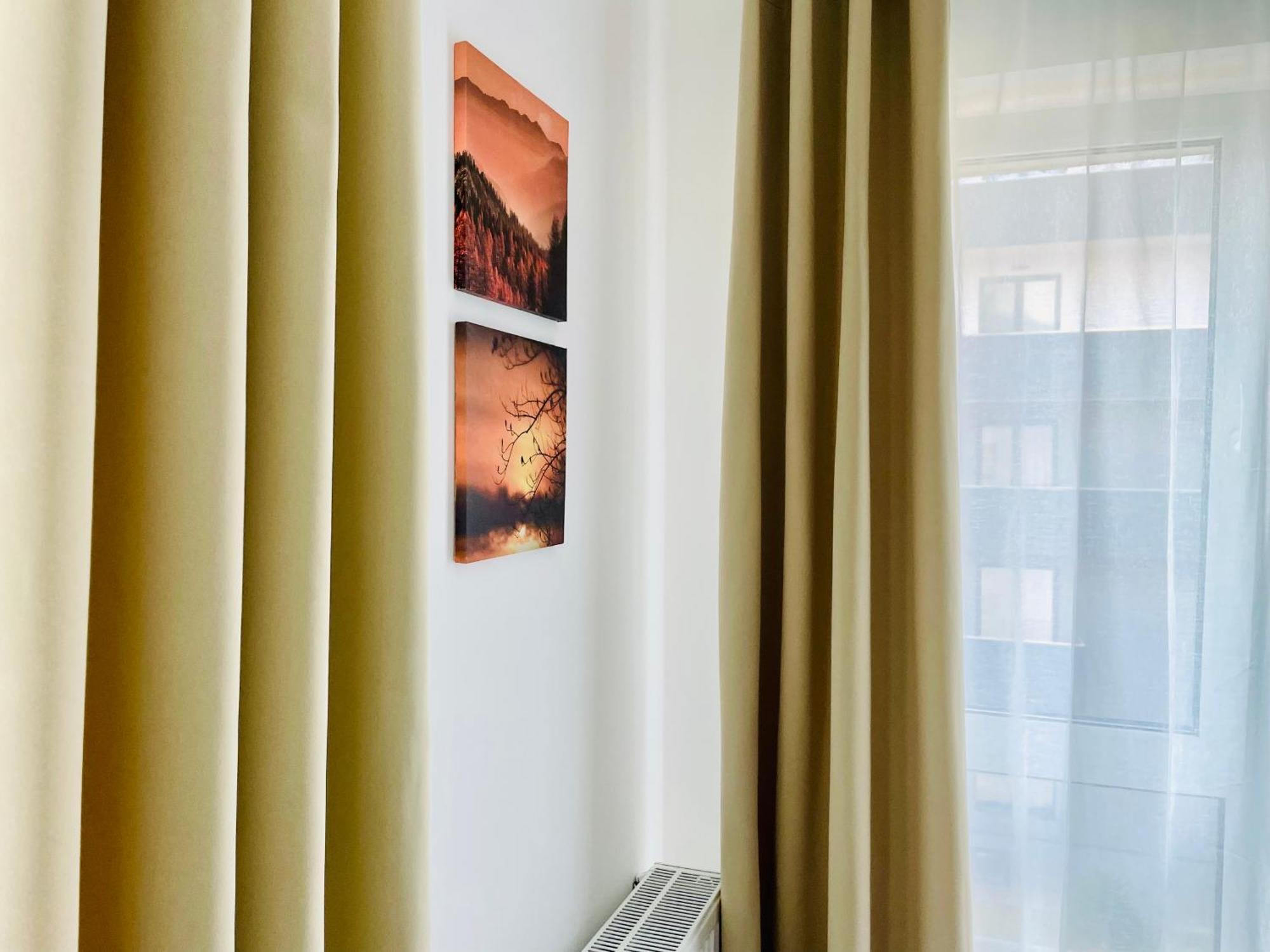 Appartamento Montsee Braşov Esterno foto